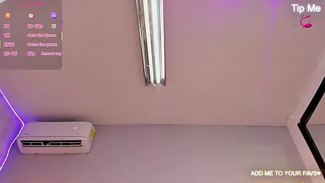 MOONWUW live cam