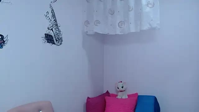 camilavargas_ live cam on Stripchat