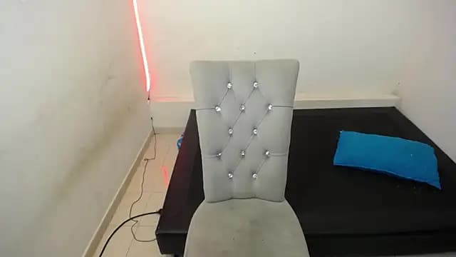 Naomy_Reiden live cam