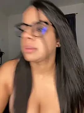 trianawhite live cam on Stripchat