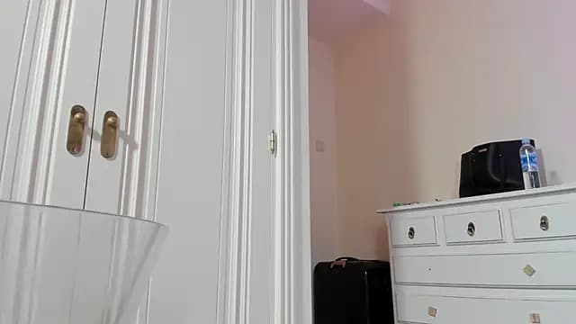 CherryyBB live cam on Stripchat