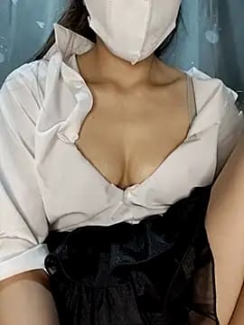 Yui-Chen live cam on Stripchat