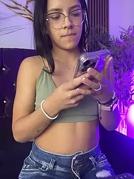 aurora_ec live cam on Stripchat