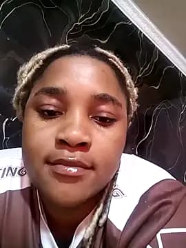 starrgirlll live cam on Stripchat