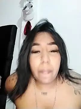 emma_purple_ live cam