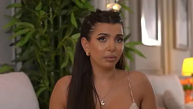 NicoleCellini live cam on Stripchat