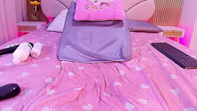 nata_luna live cam on Stripchat