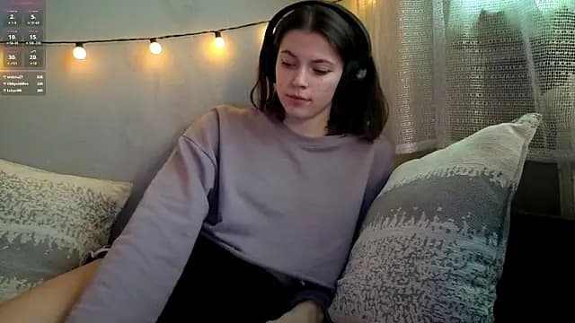 CutieAnny live cam on Stripchat