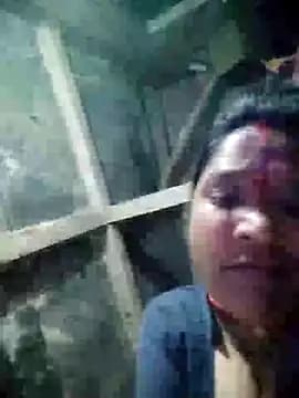 Loomaraj live cam on Stripchat