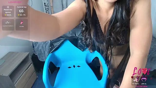 Keyla_Brunette_ live cam on Stripchat