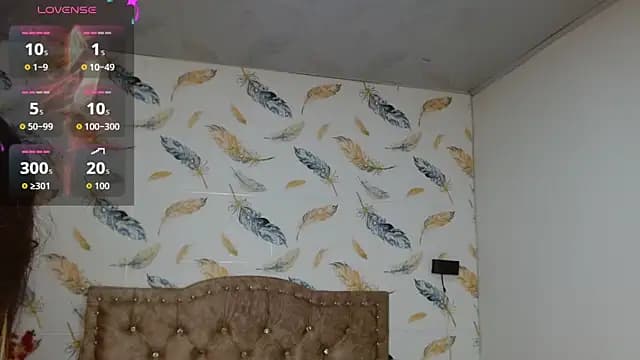 Luna-Foxx live cam on Stripchat