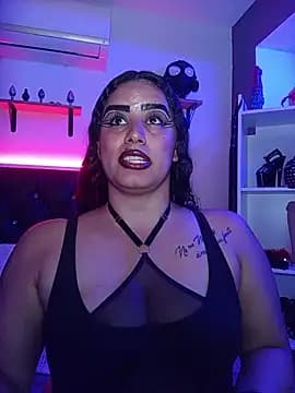 MariaGaitan live cam on Stripchat