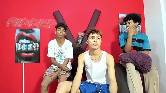 VERY_HOT_GUYS live cam