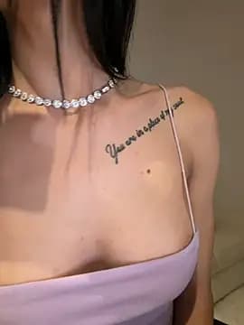 ilariea_girl live cam on Stripchat