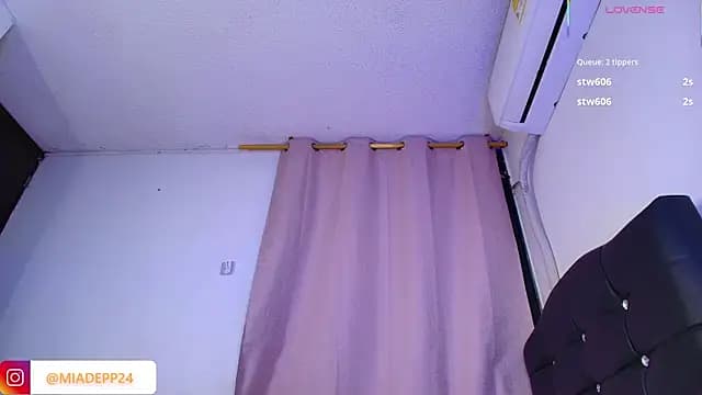 Mia_depp live cam