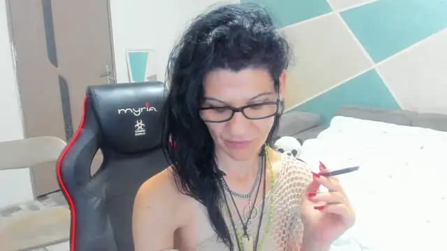 SweetSin40 live cam