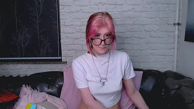 Elvessa_Aura live cam on Stripchat