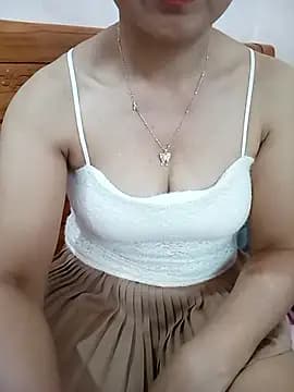 art_po19 live cam on Stripchat