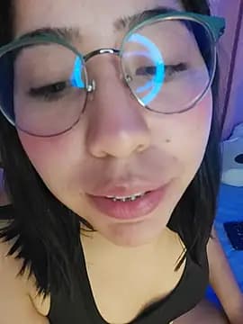 anni_ross live cam on Stripchat