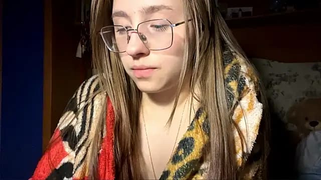 Vickyfaith live cam on Stripchat