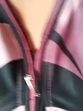 itz-liliroy live cam on Stripchat