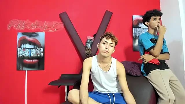 VERY_HOT_GUYS live cam