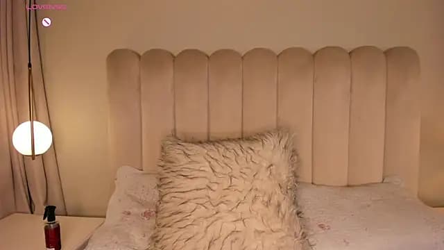 Melanie_hillz live cam