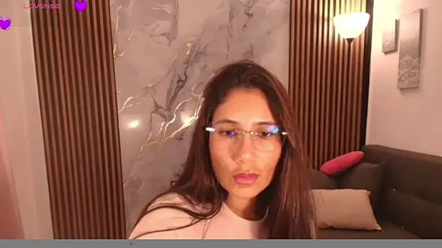 LucyBecker live cam on Stripchat