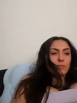 alwayswettt live cam on Stripchat