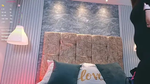 leilapons live cam on Stripchat