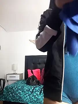 Natalye_23 live cam on Stripchat