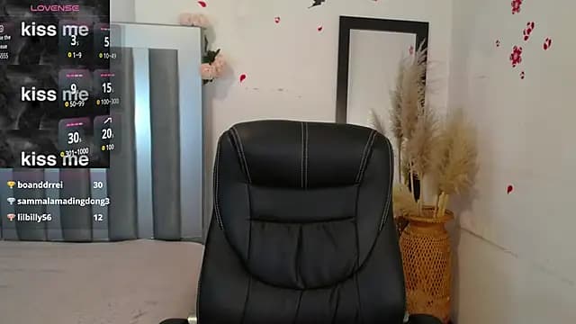 sara_marrisson live cam on Stripchat