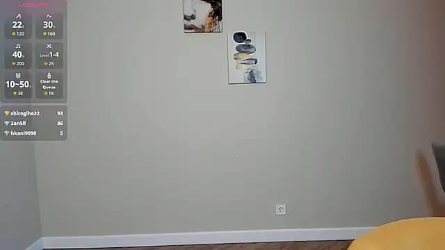 LareeGuzzo live cam on Stripchat