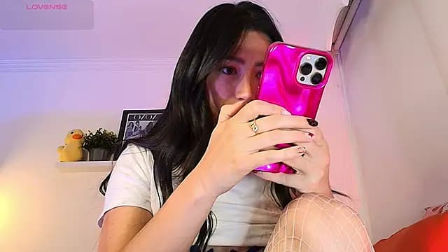 lilyy_evanss live cam on Stripchat