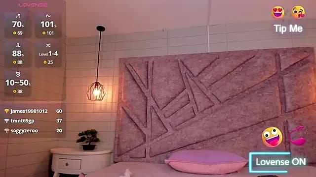 melany_heaven live cam on Stripchat