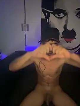 Cuteathleticboys live cam on Stripchat