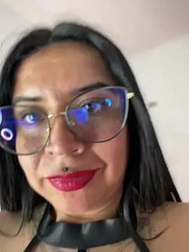 Devilsweet17 live cam