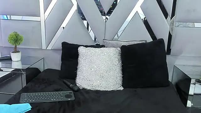 MonzerratBoyer live cam