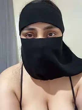 SexyaDiva live cam on Stripchat