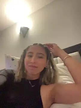 Ameellie live cam on Stripchat