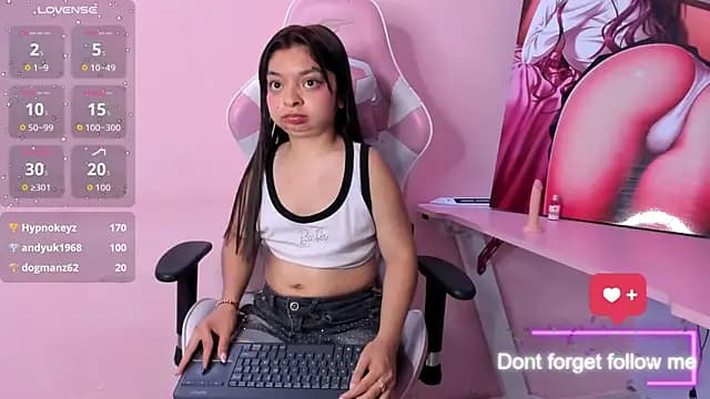 CharlotteMuller live cam on Stripchat