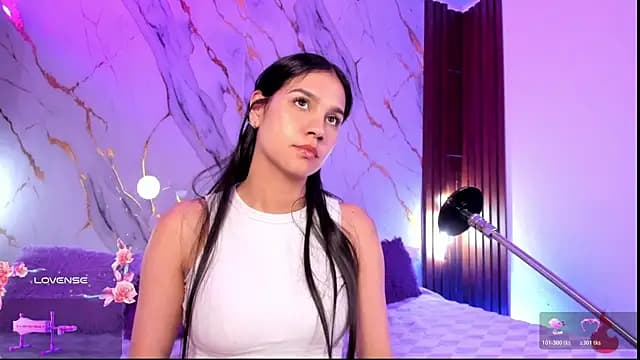 Emmiicute live cam on Stripchat