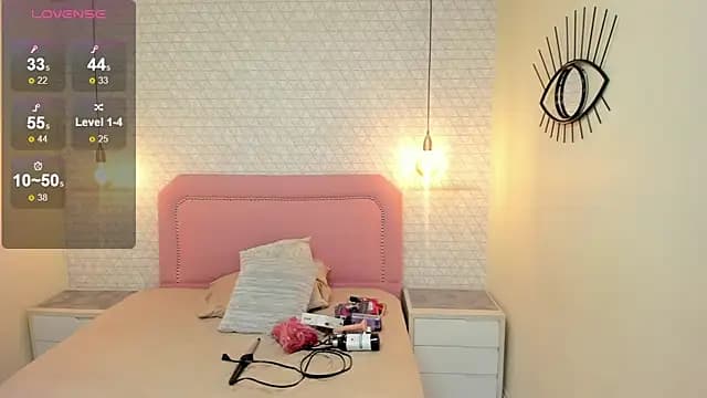 KORINASANTOS live cam on Stripchat