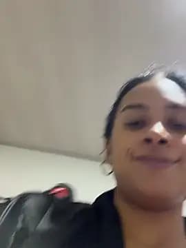 LunaHeat live cam on Stripchat