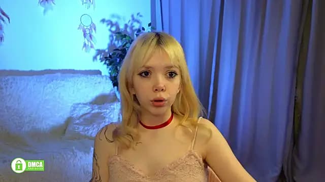 Rochelle_kitty live cam on Stripchat