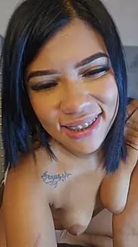 ivy_leee live cam on Stripchat