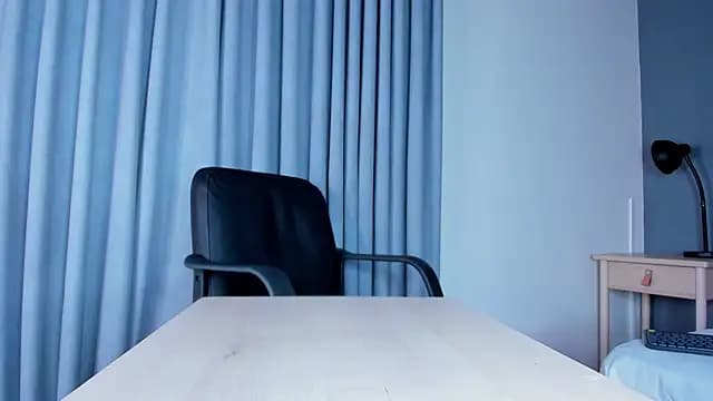 RiriiBrunette__ live cam on Stripchat