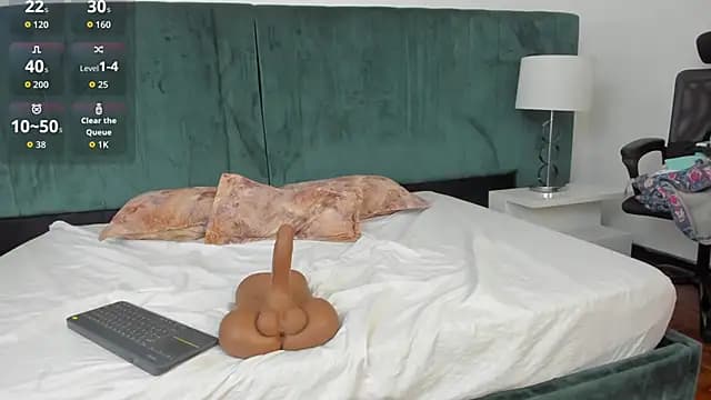 Scarlett__Noir live cam on Stripchat