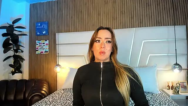 Xara_Shadow live cam