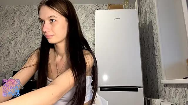 LaraDraggoo live cam